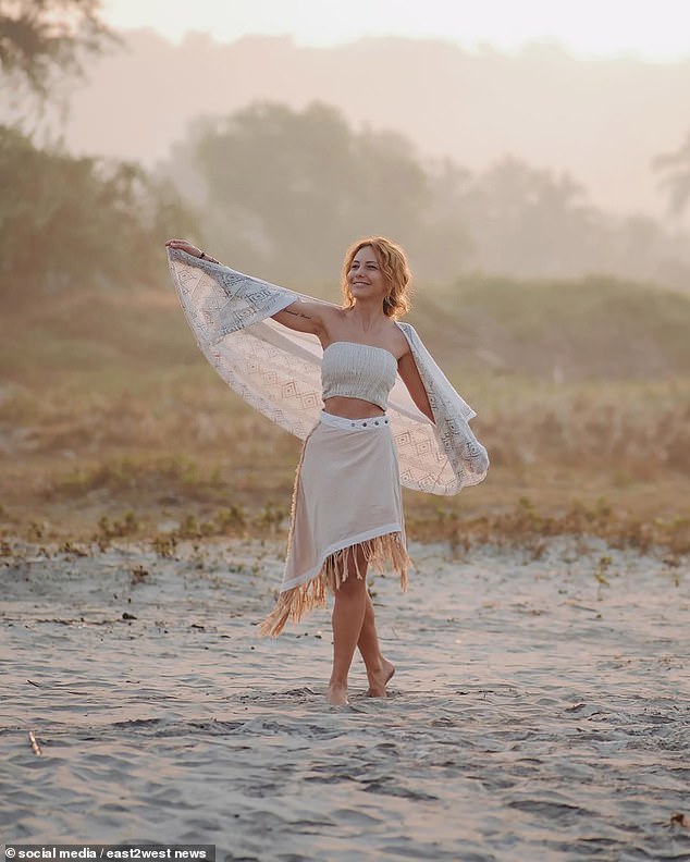 'Emirati police found traces of Anna Novak's blood at the villa, blood in the rented car, a cache of knives near the crime scene, and one of the organisers' T-shirts left behind in haste,' reported Fontanka