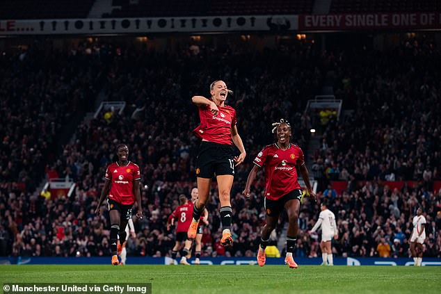 Skinner has certainly managed to find a tune out of these youngsters so far in this competition ¿ and United soared to third in the league phase with their victory over the Parisian outfit