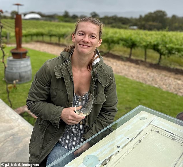 Henderson ripped the skin off her palms about two-thirds of the way through the amazing feat, but refused to give in to the pain