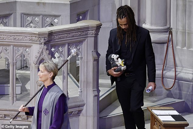 Merlin van Lawick, one of Goodall's grandchildren, said she was someone who 'constantly reminded us that life is full of wonders, an interconnected tapestry of diverse creatures'