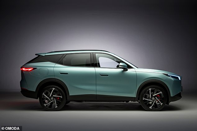 The OMODA 7 will go on sale from January 2026 and will be priced from £29,915 OTR for the petrol variant and from £32,000 OTR for the hybrid