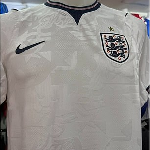 Harry Kane, Jude Bellingham, Marcus Rashford, Jordan Pickford and Elliot Anderson modelled the kit