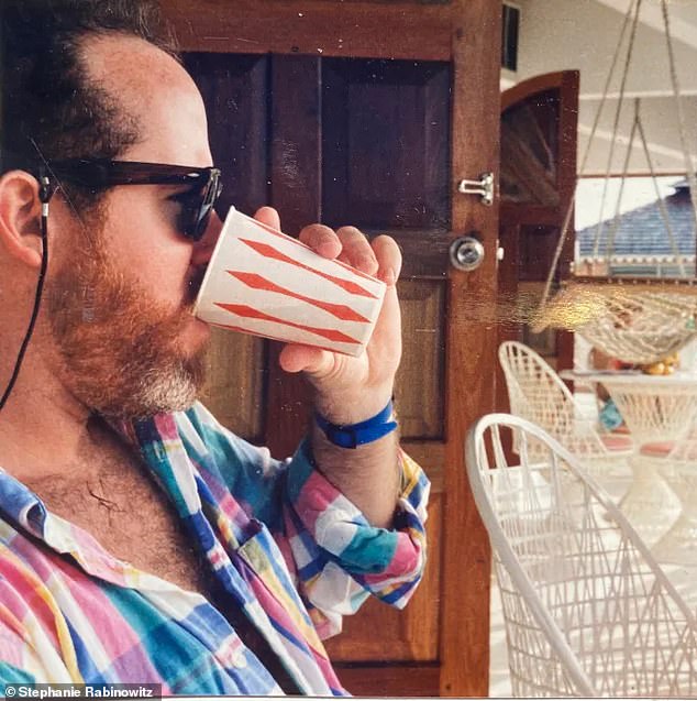 McDevitt died in Colombia, in 2004, from apparent kidney failure