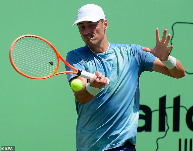 Hewitt told reporters he has admired Tomic's on-court tenacity this year, mainly playing in endless tournaments, including one on clay in Rwanda