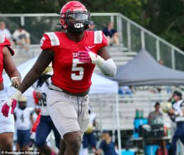 Owens, a defensive lineman, was a member of the Huntingdon Hawks football program