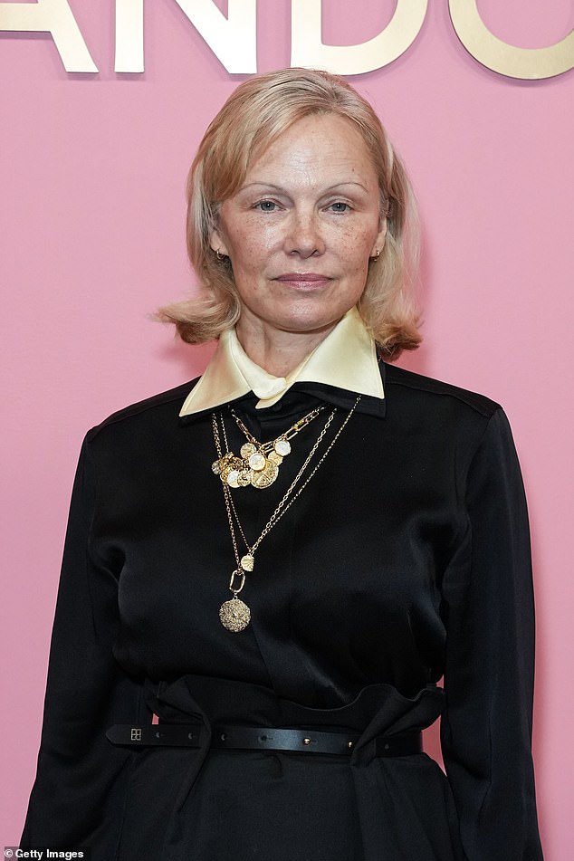 Meghan¿s au naturel appearance has reignited claims she is going the Pamela Anderson way by ditching full glam for freckles