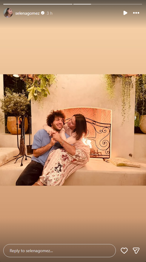 Selena Gomez cozies up with Benny Blanco for Thanksgiving