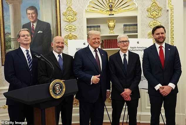 Treasury Secretary Scott Bessent, Commerce Secretary Howard Lutnick, Trump, Apple CEO Tim Cook and VP JD Vance in the Oval Office in August