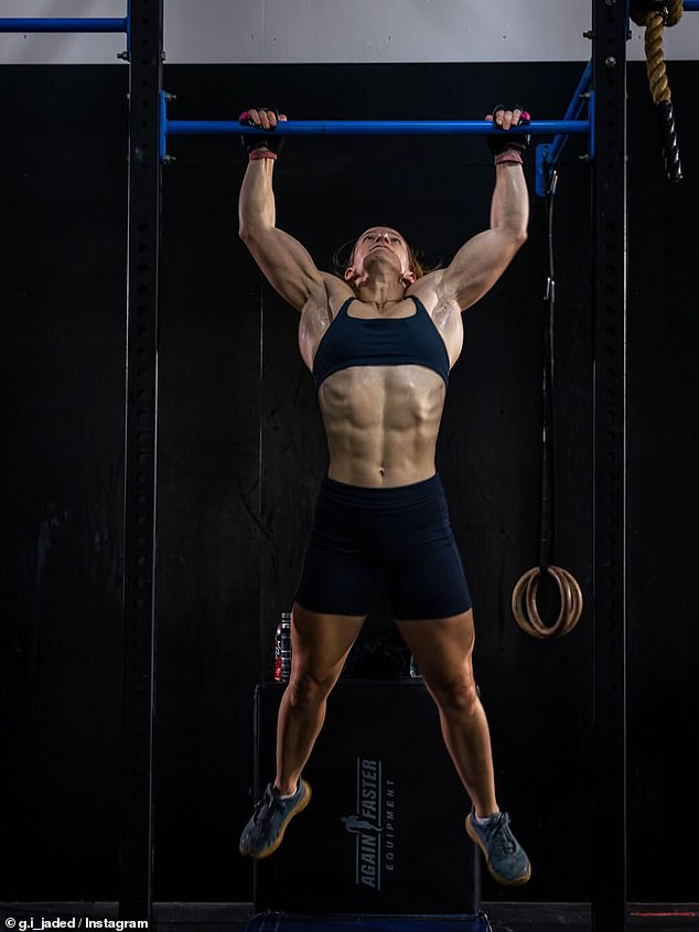 Jade Henderson completed a mind-boggling 733 pull-ups in one hour in August