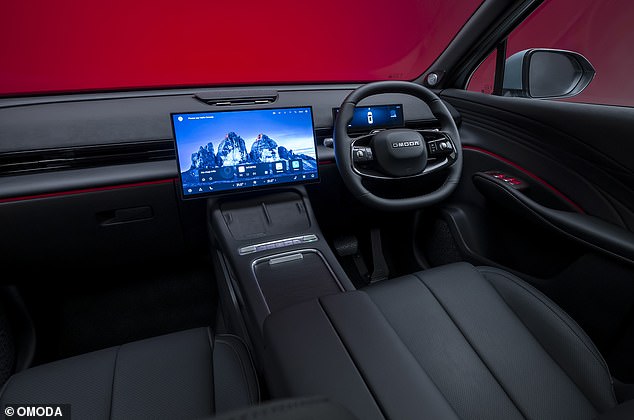 All OMODA 7 models have a 15.6-inch central touchscreen and a 10.25-inch digital instrument display as well as a lot of luxury features