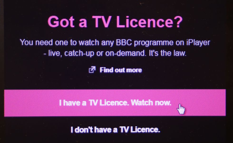 tv licence fee warning on bbc iplayer