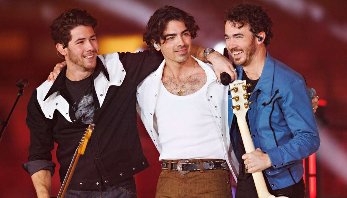 Jonas Brothers fan goes viral for hilarious reason mid-concert