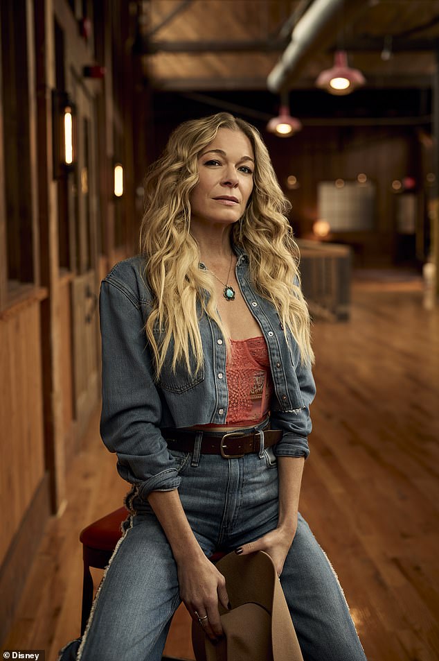 Over the weekend, the 43-year-old country singer-songwriter addressed speculation that she got surgery for her role on the new ABC hit series 9-1-1: Nashville