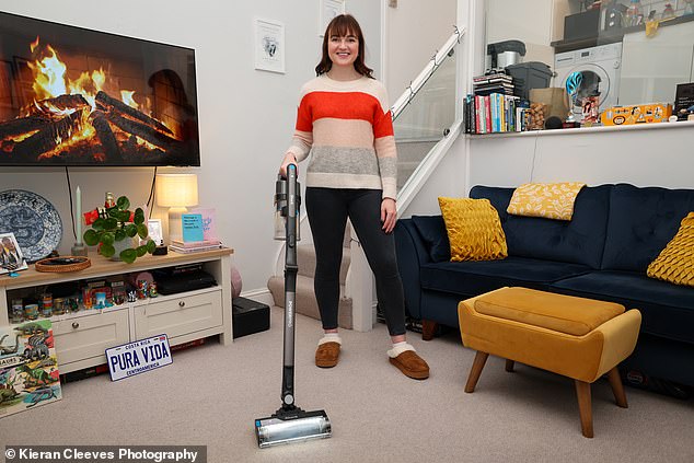 Shark were kind enough to send me their PowerPro Cordless Stick Vacuum to try out - and it was perfect for my flat