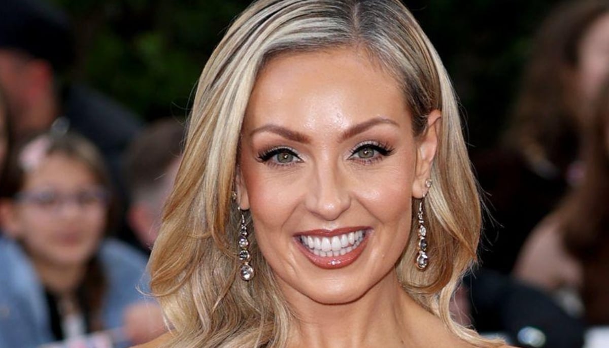 Amy Dowden shares heartwarming snap from hospital following surgery