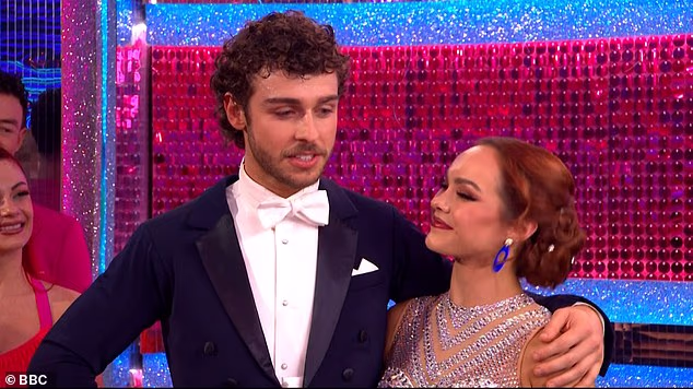 Just like his scoring with Amber, Craig was reluctant to award a 10, despite Mosti, Shirley and Anton dishing out 10s so far. With Craig's nine, George's judges' choice was scored 39 out of 40