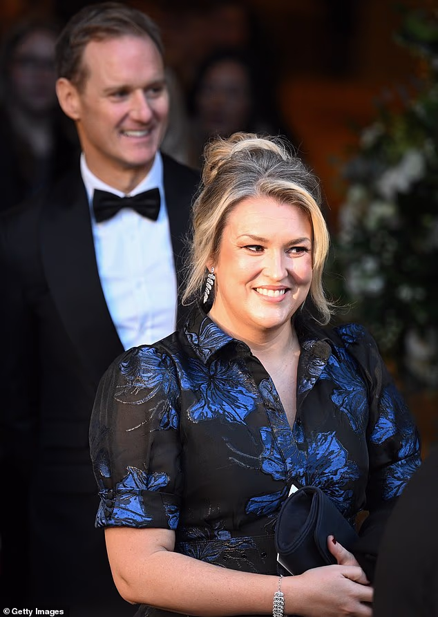 Sara and Dan were seen leaving the Abbey together