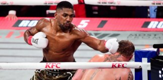 Boxing star ‘injured in car crash’ that killed two others