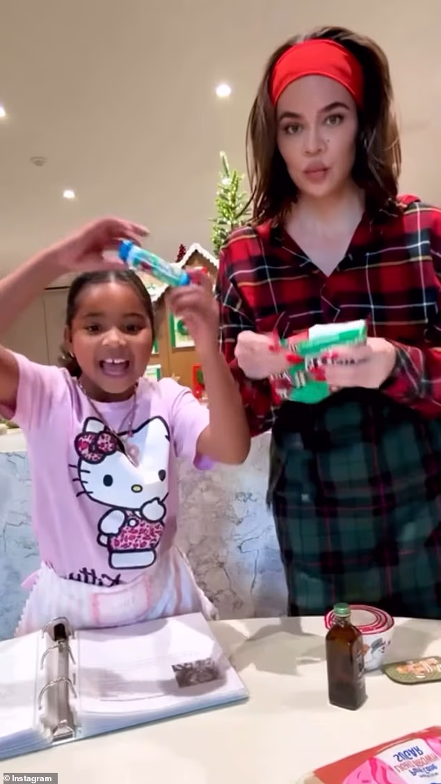 Khloe Kardashian¿s daughter True has shown her enthusiasm for food prep in another video posted to Instagram.