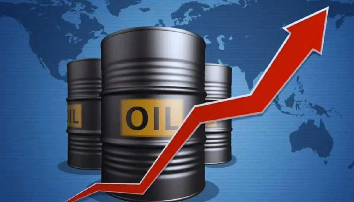 Oil prices hikes as market weighs supply risks