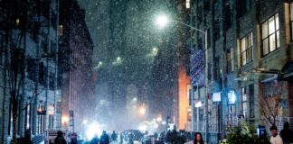 State of emergency declared as US storm disrupts hundreds of flights | US News