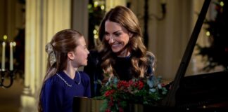 Kate and Princess Charlotte perform surprise piano duet for Christmas Eve carol service show | UK News