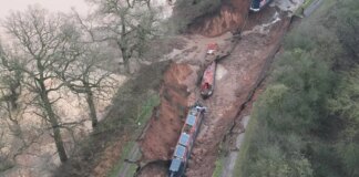Canals expert explains how small cracks are tearing open Britain’s ageing waterways