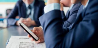 Schools should be ‘phone-free’ all day, education secretary tells teachers | UK News