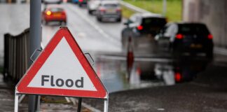 UK weather: Yellow warnings issued for heavy rain prompting fears of flooding | UK News