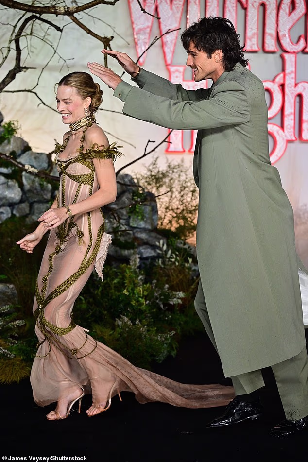 The Kissing Booth star was quick to laud Margot's revealing outfit at the premiere