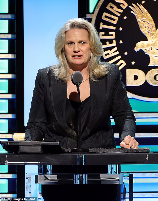 She was also seen speaking on stage as she accepted the honor with a speech in front of the crowd