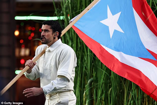 Bad Bunny launched the epic conclusion by the flag of Puerto Rico and waving it about