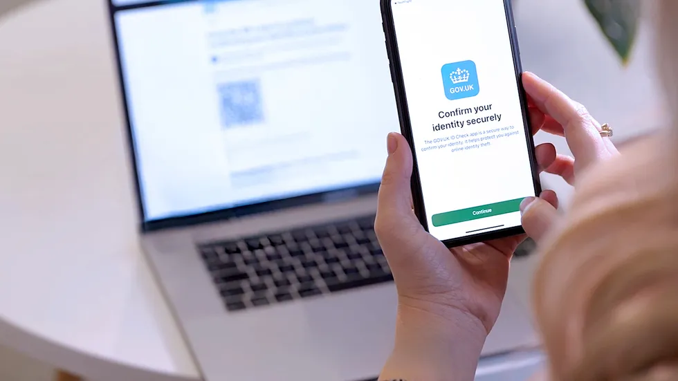 Users verifies identity with new GOV.UK One Login app 