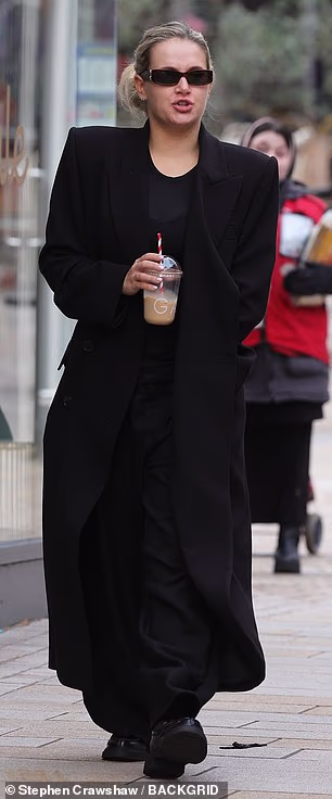 Earlier on in the week, the former Love Island star discussed the 'irritating' symptoms she's experiencing throughout her second pregnancy