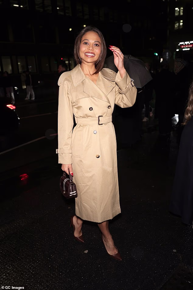 Emma wore a nearly identifical outfit to Nicky