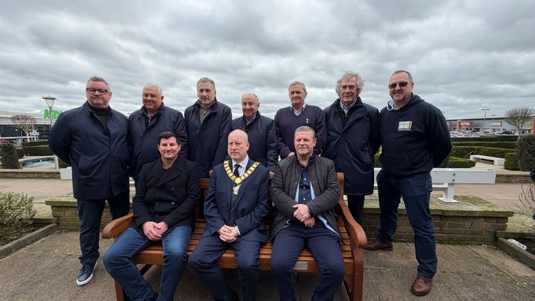 L-R: Tony Mortimer, Graham Roberts, Mark Falco, Ossie Ardiles, Gary Mabbutt, Pat Jennings