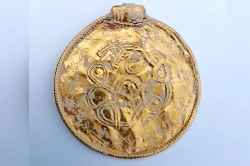 Gold bracteate