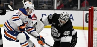 Darcy Kuemper pulled after allowing four goals in second period