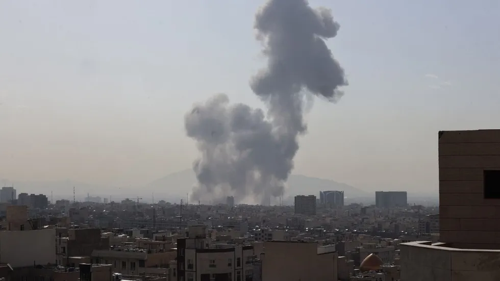 Formula One has confirmed that next Sunday's season-opening Australian Grand Prix in Melbourne will proceed as scheduled, despite significant travel disruption affecting hundreds of personnel due to escalating conflict in the Middle East