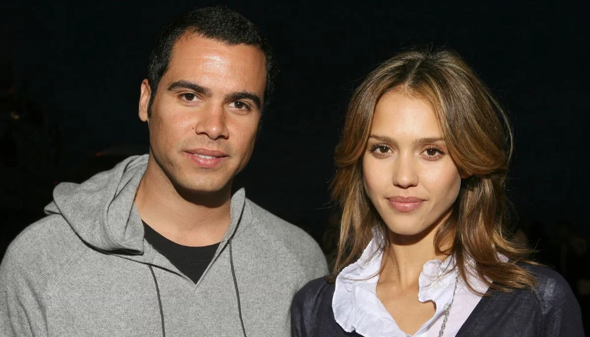 Jessica Alba, Cash Warren's divorce finalized a year after separation