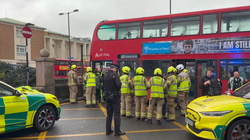 The number 60 bus crashed in bridge in Croydon