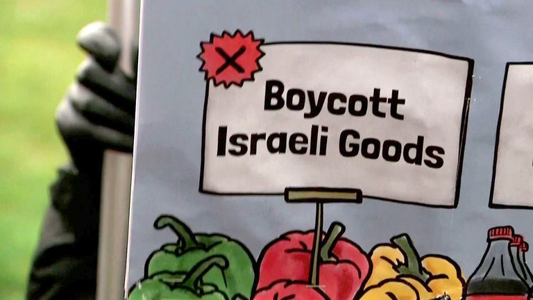 A sign appealing for people to boycott Israeli goods