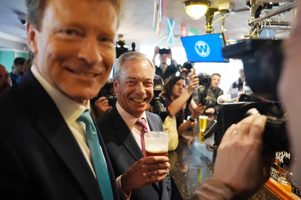 Farage at Wetherspoons