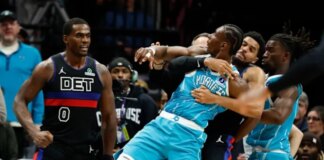 brawl erupts with 4 players getting tossed before Detroit victory