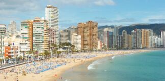 Two Britons arrested in Benidorm for ‘staging fake kidnapping to extort money’ | World News