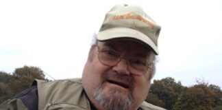 Teenage boy was asked by NHS staff to tell deaf mother her father was dying, report finds | UK News