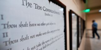 Court approves law requiring Louisiana schools to display Ten Commandments | US News