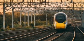 Minimum age for train drivers to be lowered to 18 amid fears of driver shortfall by 2030 | UK News