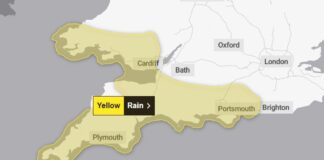 Fresh heavy rain warning issued amid hundreds of flood alerts | UK News