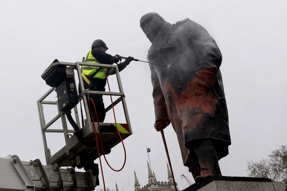 Churchill statue cleaned